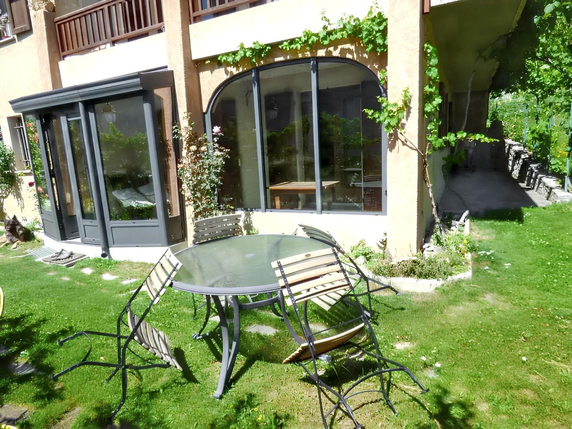 Appartement Paisible A Saint-Crepin Avec Vue Sur La Montagne Exterior photo